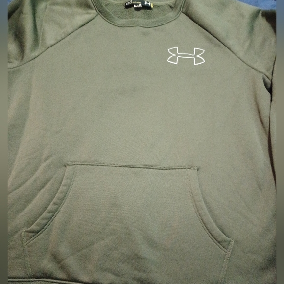 Under Armour Pullover - Picture 2 of 5